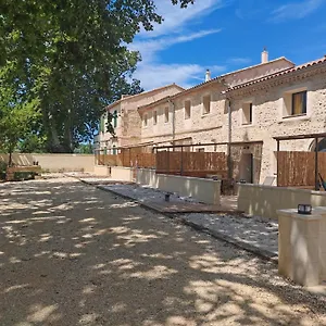 Cerisier Climatisée, à La Campagne Villa Arles